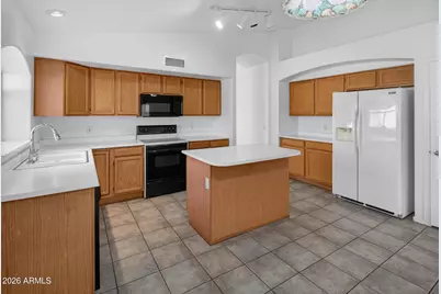 8916 W Davis Road, Peoria, AZ 85382 - Photo 5