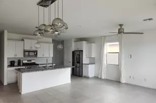 4208 S 68th Dr, Phoenix, AZ 85043 - Photo 3