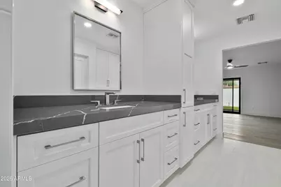 8512 E Via De La Escuela --, Scottsdale, AZ 85258 - Photo 11