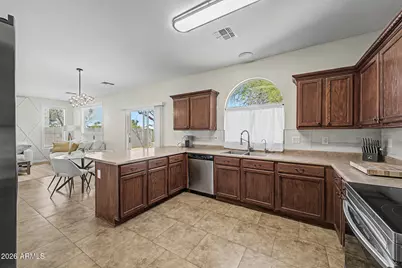 2527 S 89th Drive, Tolleson, AZ 85353 - Photo 11