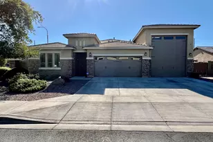10605 W Catalina Dr, Avondale, AZ 85392 - Photo 1
