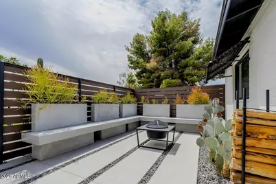 2220 E Weldon Avenue, Phoenix, AZ 85016 - Photo 9