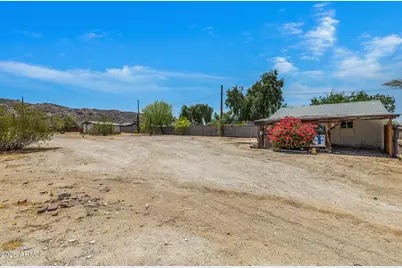 2237 E Desert Lane, Phoenix, AZ 85042 - Photo 13