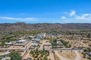2237 E Desert Ln, Phoenix, AZ 85042 - Photo 25