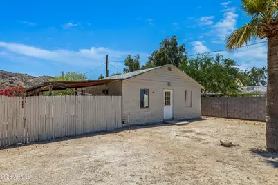 2237 E Desert Lane, Phoenix, AZ 85042 - Photo 11
