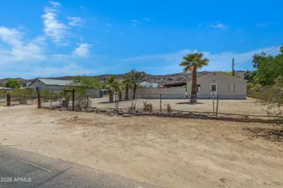 2241 E Desert Lane, Phoenix, AZ 85042 - Photo 5