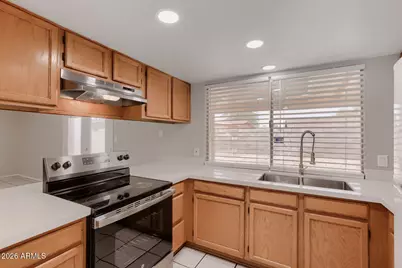 3243 N 77th Drive, Phoenix, AZ 85033 - Photo 9