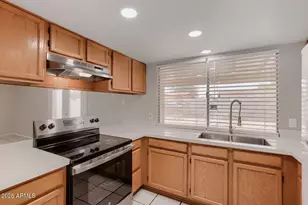 3243 N 77th Dr, Phoenix, AZ 85033 - Photo 9