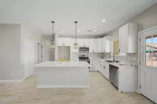 10364 W Mission Dr, Arizona City, AZ 85123 - Photo 9