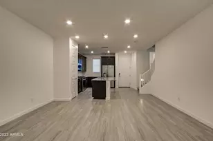 1087 E Chapman Dr, Chandler, AZ 85286 - Photo 5
