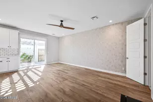 3030 N 38th St, Phoenix, AZ 85018 - Photo 11