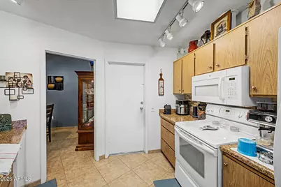 13832 N 111th Avenue, Sun City, AZ 85351 - Photo 11