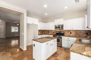 18606 W Sunnyslope Ln, Waddell, AZ 85355 - Photo 7