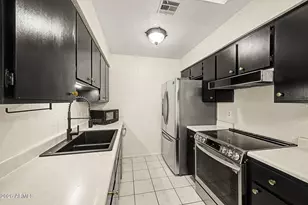10807 W Northern Ave, Glendale, AZ 85307 - Photo 19