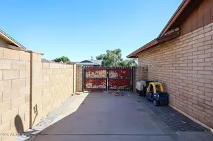 5126 W Mercer Ln, Glendale, AZ 85304 - Photo 47