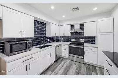 3030 N 64th Drive, Phoenix, AZ 85033 - Photo 11