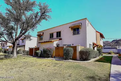 8819 N 12th Place, Phoenix, AZ 85020 - Photo 1
