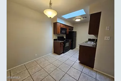 312 W Yukon Drive #7, Phoenix, AZ 85027 - Photo 5