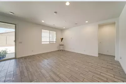 11136 W Parkway Drive, Tolleson, AZ 85353 - Photo 7
