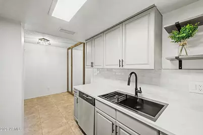 5947 N 48th Avenue, Glendale, AZ 85301 - Photo 9