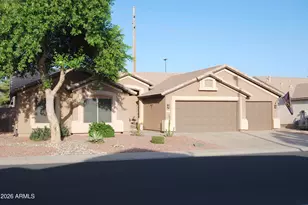 143 N Joshua Tree Ln, Gilbert, AZ 85234 - Photo 1