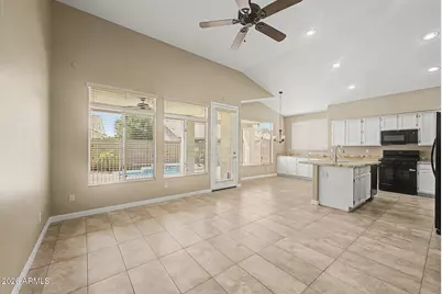 22516 N 68th Drive, Glendale, AZ 85310 - Photo 11