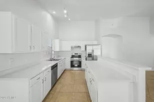 6802 W Crittenden Ln, Phoenix, AZ 85033 - Photo 21