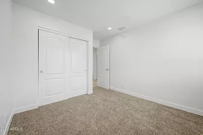 6802 W Crittenden Lane, Phoenix, AZ 85033 - Photo 29