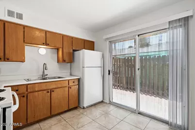 1321 E Carol Avenue #Apt 3, Phoenix, AZ 85020 - Photo 3