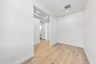 2122 W Desert View Dr, Phoenix, AZ 85041 - Photo 23