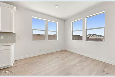 2122 W Desert View Drive, Phoenix, AZ 85041 - Photo 21