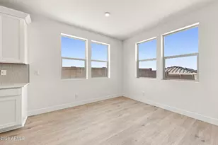 2122 W Desert View Dr, Phoenix, AZ 85041 - Photo 21