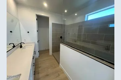 2122 W Desert View Drive, Phoenix, AZ 85041 - Photo 5