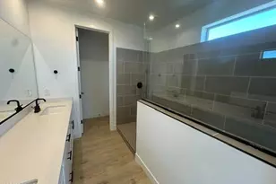 2122 W Desert View Dr, Phoenix, AZ 85041 - Photo 5