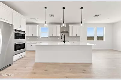 2122 W Desert View Drive, Phoenix, AZ 85041 - Photo 5