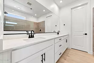 2122 W Desert View Dr, Phoenix, AZ 85041 - Photo 35