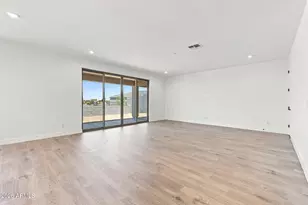 2122 W Desert View Dr, Phoenix, AZ 85041 - Photo 17