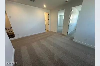 2122 W Desert View Drive, Phoenix, AZ 85041 - Photo 11
