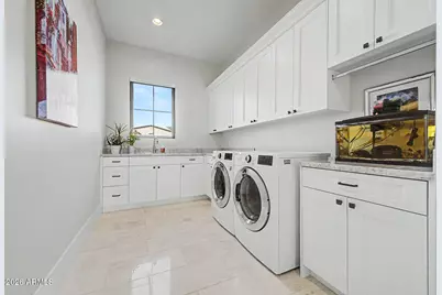6823 E Valley Vista Lane, Paradise Valley, AZ 85253 - Photo 23