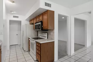 9850 W Emberwood Dr, Sun City, AZ 85351 - Photo 13