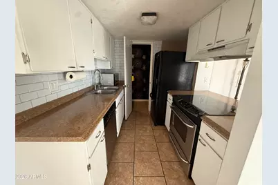 10201 N 8th Place #A, Phoenix, AZ 85020 - Photo 7