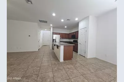3828 S Vineyard Avenue, Gilbert, AZ 85297 - Photo 3