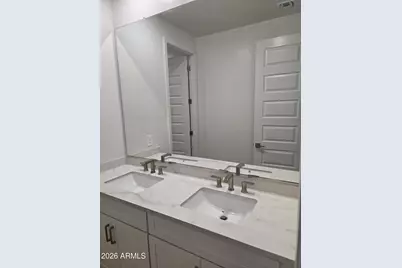9730 S 11th Place S, Phoenix, AZ 85042 - Photo 11