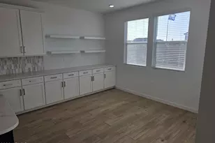 9730 S 11th Pl S, Phoenix, AZ 85042 - Photo 5