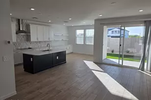 9730 S 11th Pl S, Phoenix, AZ 85042 - Photo 3