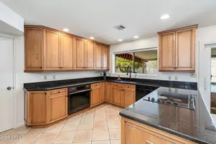 2236 E Cactus Wren Dr, Phoenix, AZ 85020 - Photo 5