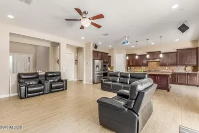 193 E Crescent Place, Chandler, AZ 85249 - Photo 5