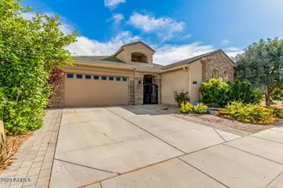 193 E Crescent Place, Chandler, AZ 85249 - Photo 1