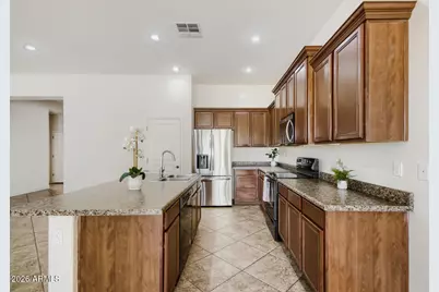 18188 W Paradise Lane, Surprise, AZ 85388 - Photo 5
