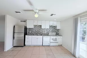 1614 N 72nd Ln, Phoenix, AZ 85035 - Photo 5